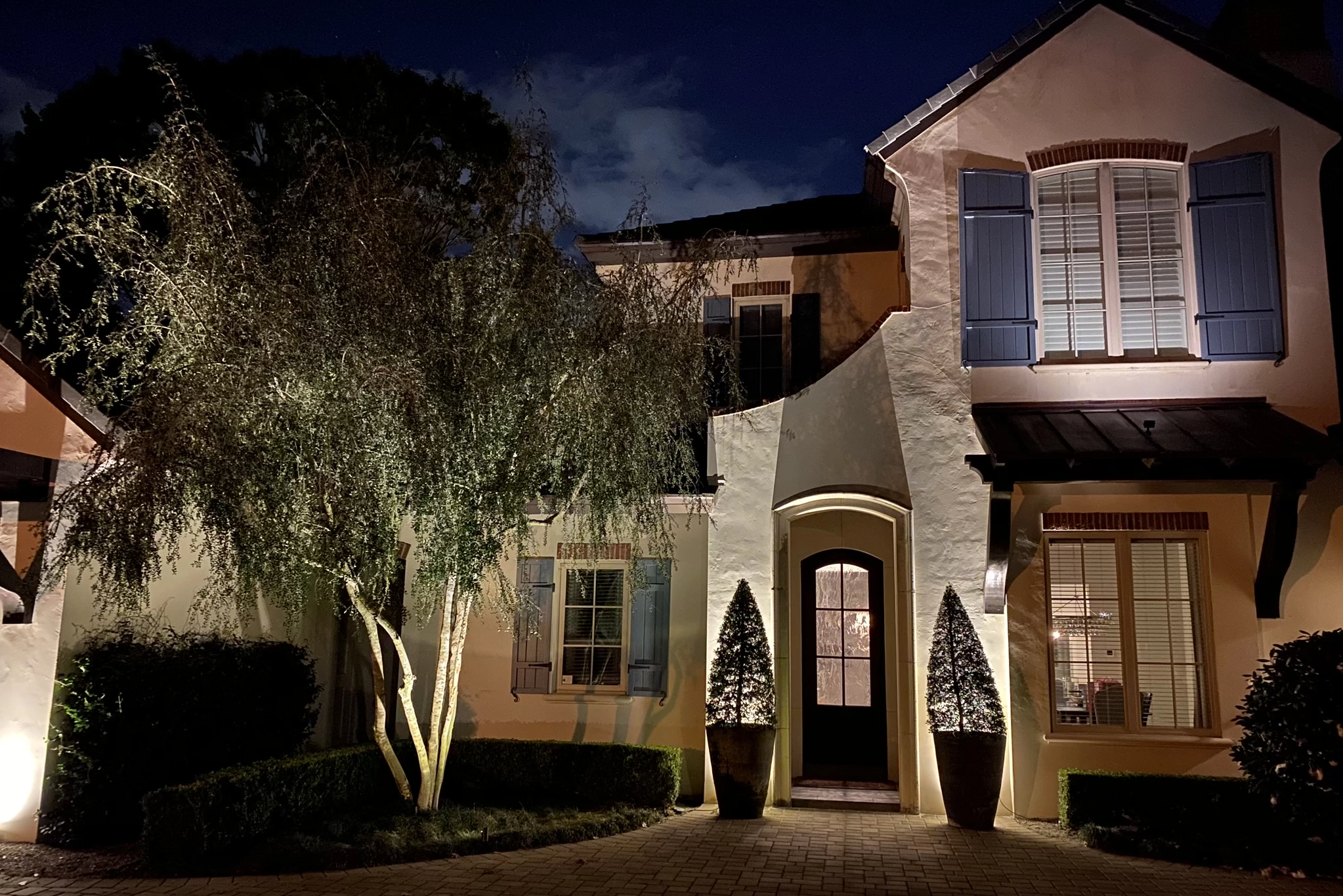 Shadows and Effects in Landscape Lighting in Orlando, FL