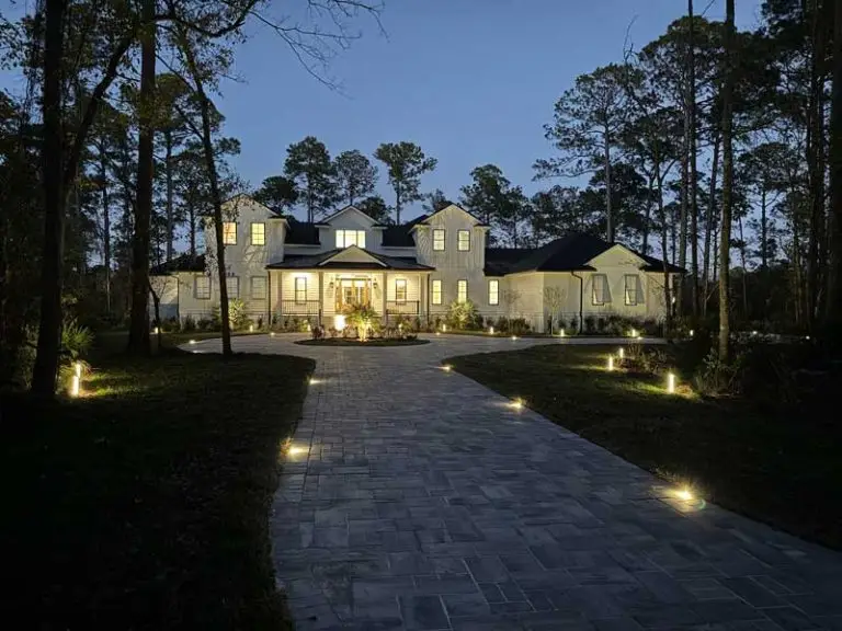 beautiful outdoor home lighting designed and instlled by Southern Outdoor Lighting